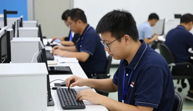 高峰期运行为什么需要应用开发？